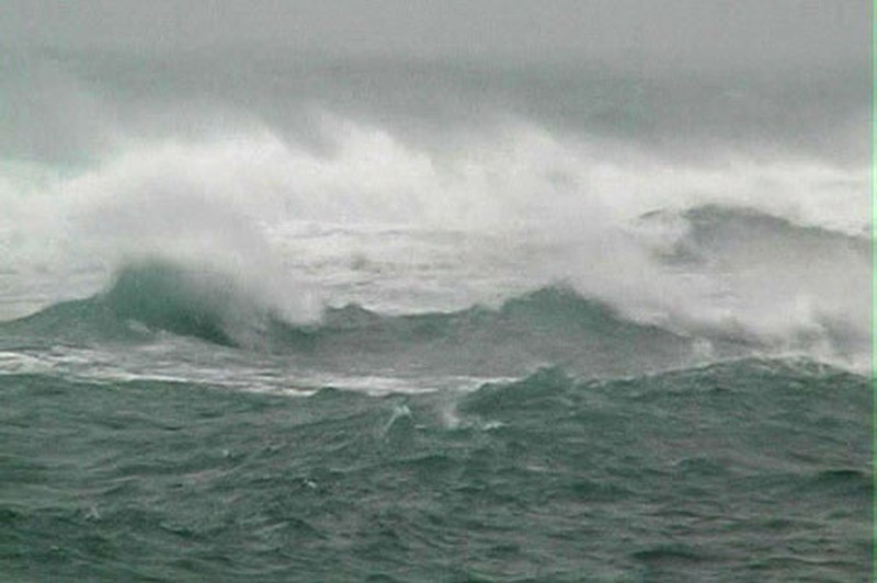 Chủ động ứng phó với vùng áp thấp có khả năng hình thành trên biển Đông và mưa dông, lốc xoáy, gió mạnh trên biển- Ảnh 1.
