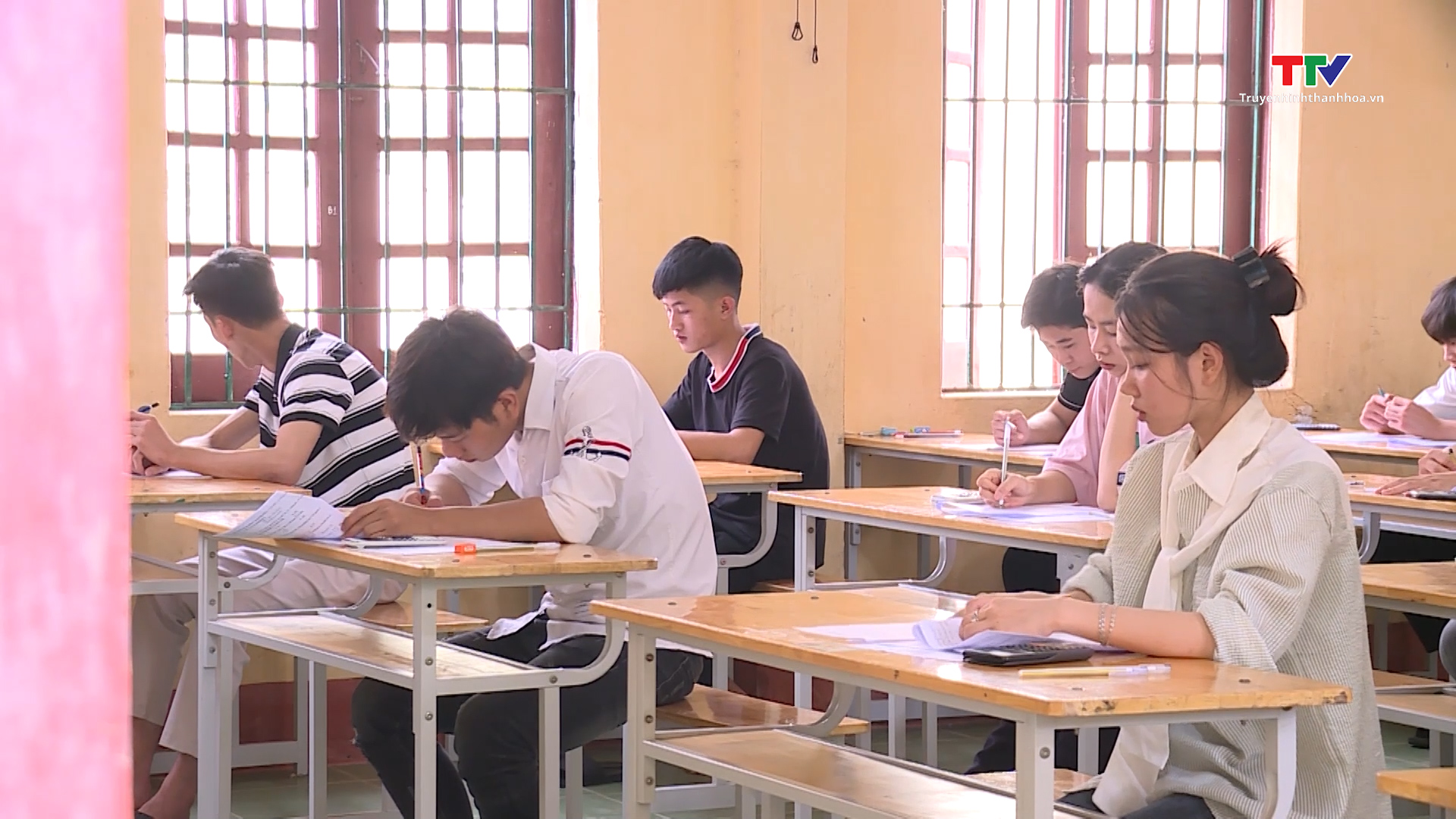 Thanh Hóa tổ chức thành công kỳ thi Tốt nghiệp THPT 2024- Ảnh 2.