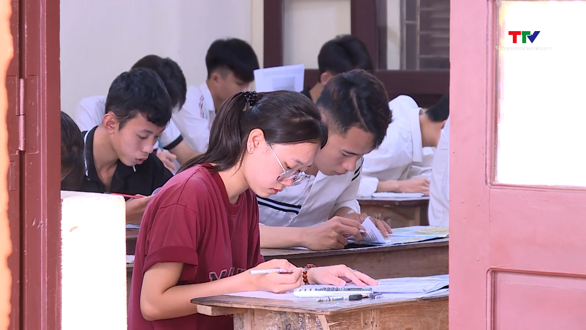 Thanh Hóa tổ chức thành công kỳ thi Tốt nghiệp THPT 2024- Ảnh 1.