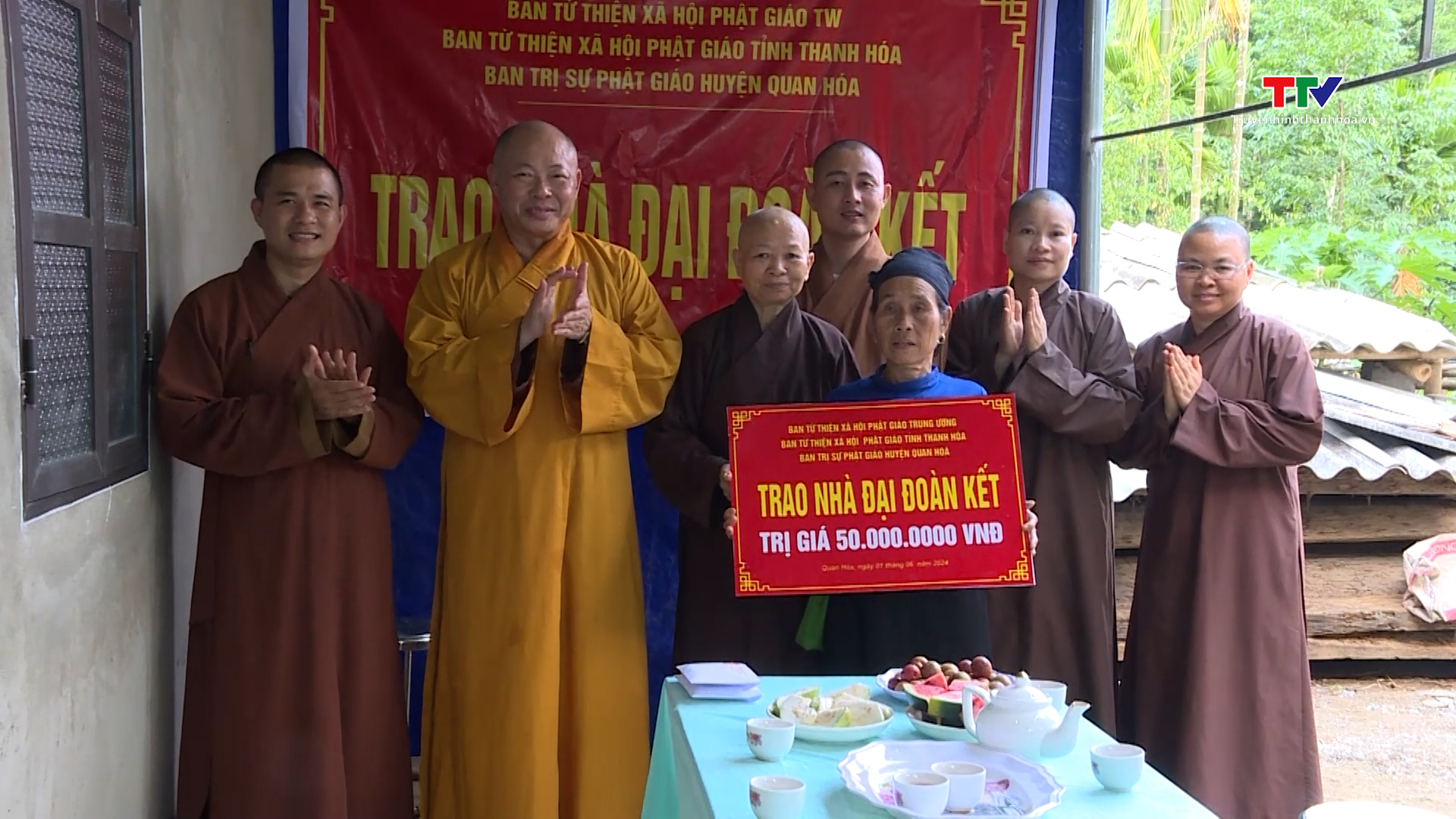 Hội Phật giáo tỉnh hỗ trợ làm nhà Đại đoàn kết tại huyện Cẩm Thủy và Quan Hóa- Ảnh 1.