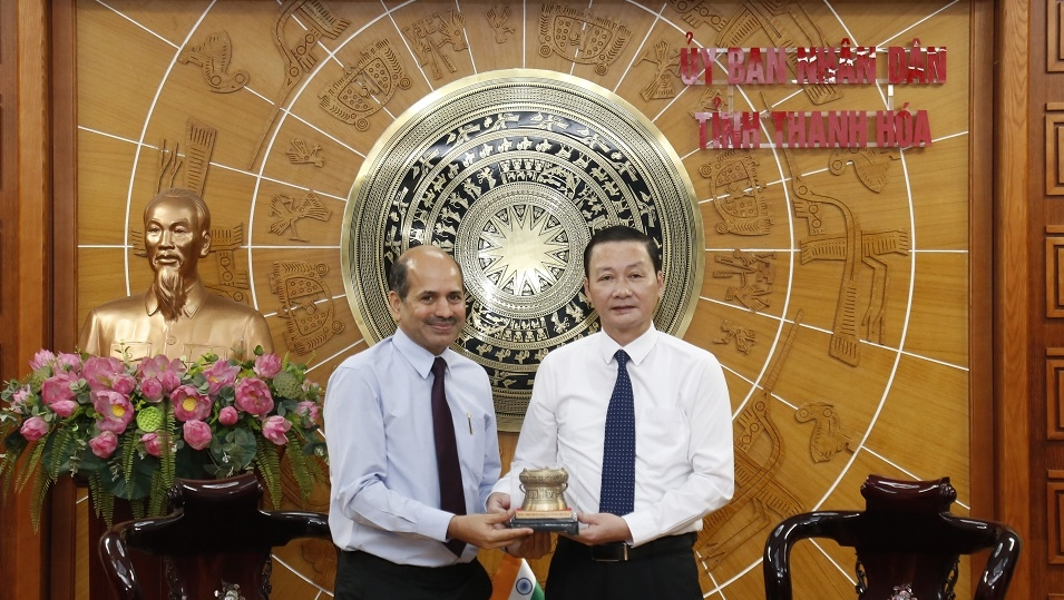 Chủ tịch UBND tỉnh Đỗ Minh Tuấn tiếp Đại sứ đặc mệnh toàn quyền Ấn Độ tại Việt Nam- Ảnh 5.