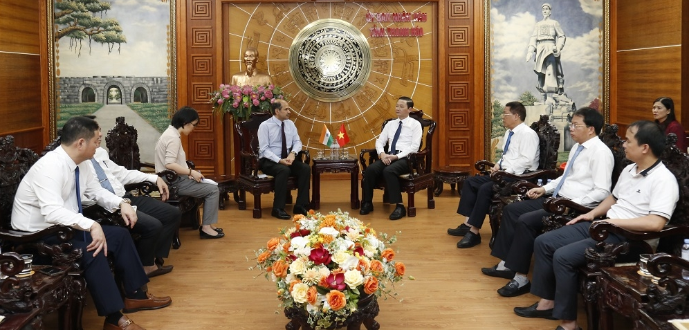 Chủ tịch UBND tỉnh Đỗ Minh Tuấn tiếp Đại sứ đặc mệnh toàn quyền Ấn Độ tại Việt Nam- Ảnh 1.