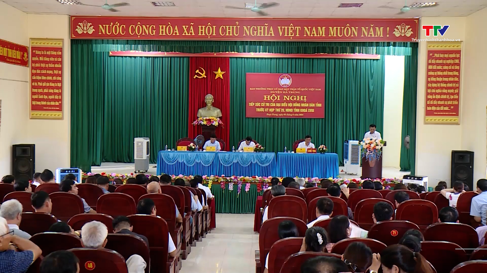 Phó Chủ tịch Thường trực Ủy ban Nhân dân tỉnh Nguyễn Văn Thi tiếp xúc cử tri huyện Hà Trung- Ảnh 1.