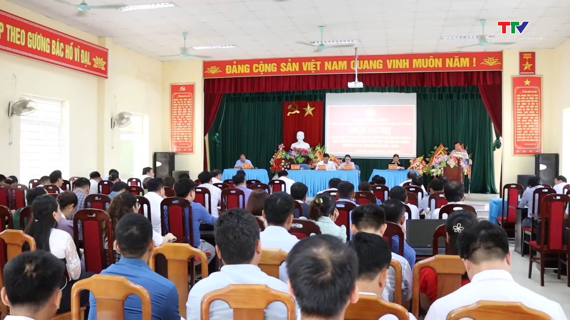 Đại biểu Hội đồng nhân dân tỉnh tiếp xúc cử tri huyện Quan Hóa- Ảnh 1.