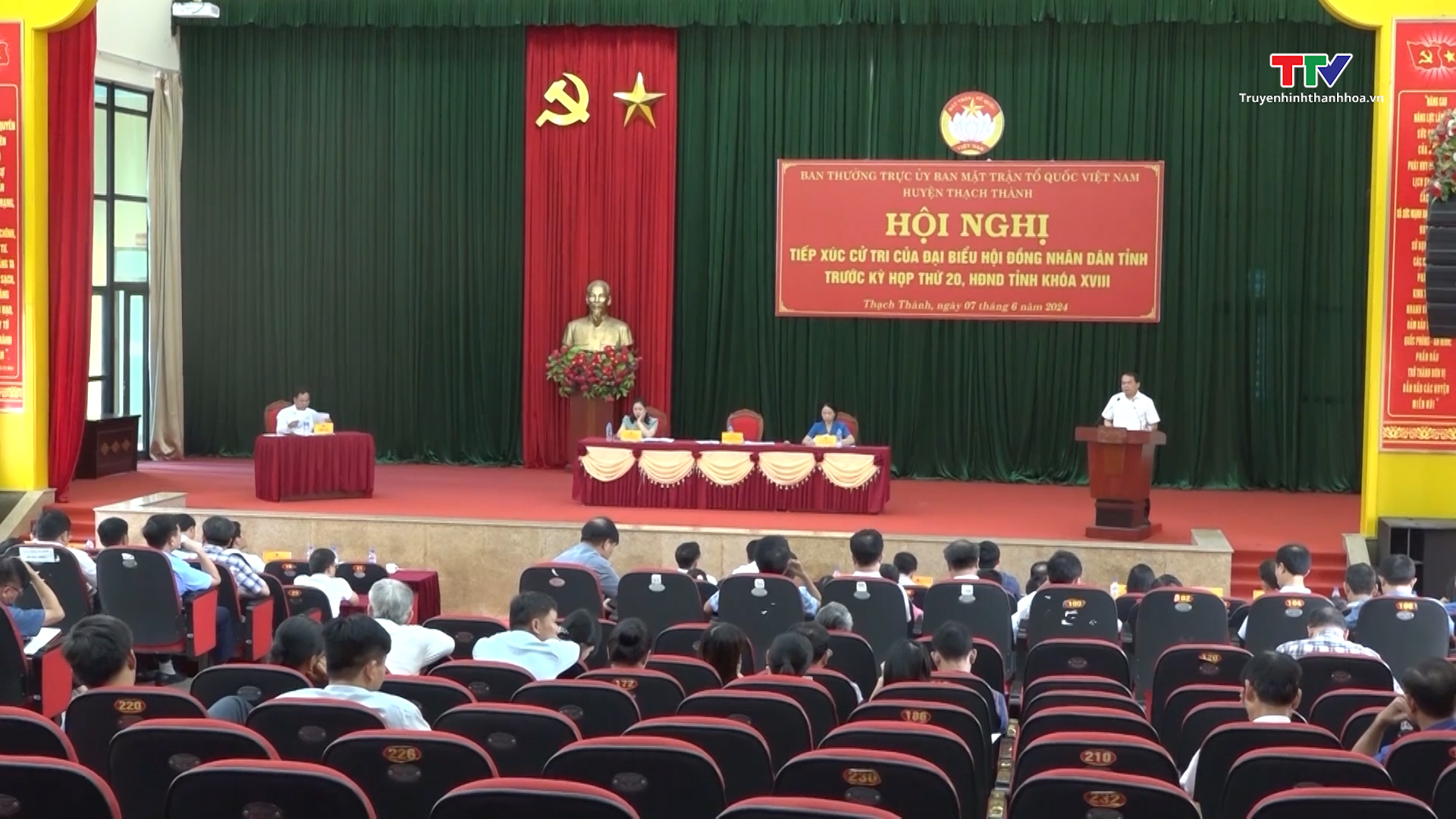 Đại biểu Hội đồng nhân dân tỉnh tiếp xúc cử tri tại huyện Thạch Thành- Ảnh 1.