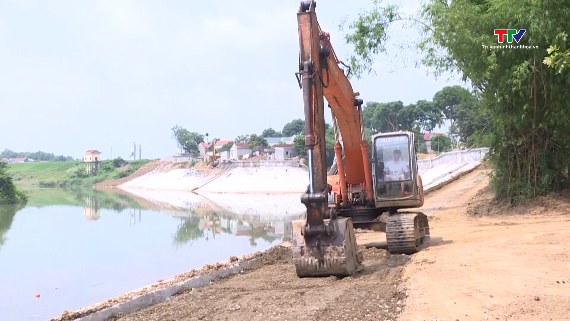 Phấn đấu hoàn thành dự án đê kè sông Bưởi đoạn qua huyện Vĩnh Lộc trước 30/6- Ảnh 1.