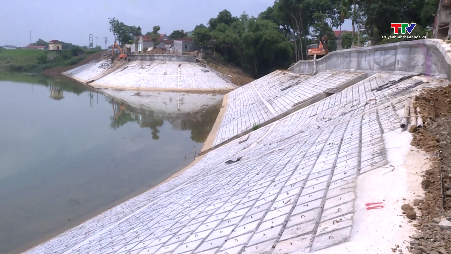 Phấn đấu hoàn thành dự án đê kè sông Bưởi đoạn qua huyện Vĩnh Lộc trước 30/6- Ảnh 2.