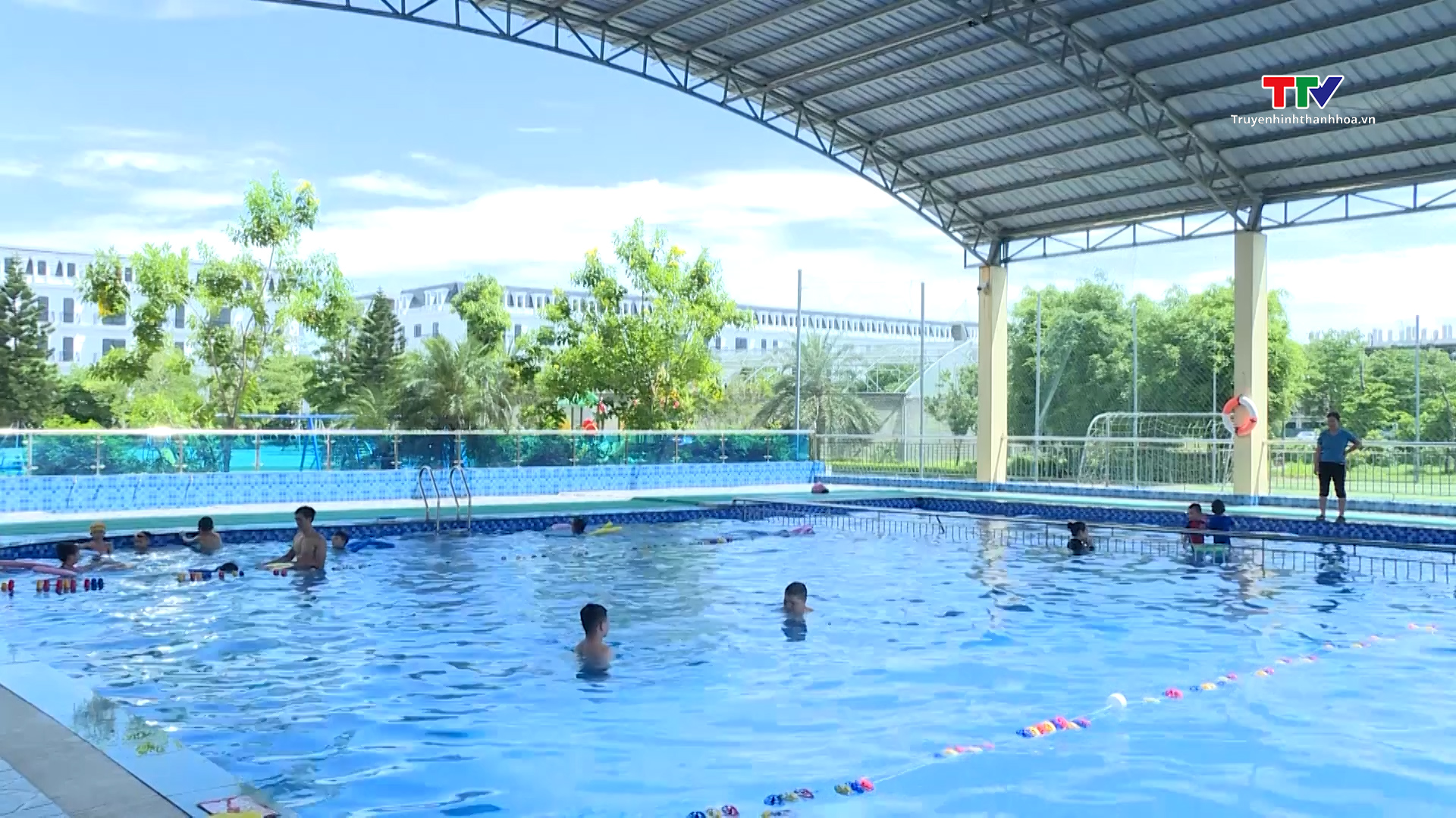 Tăng cường dạy bơi cho trẻ trong dịp hè- Ảnh 1.