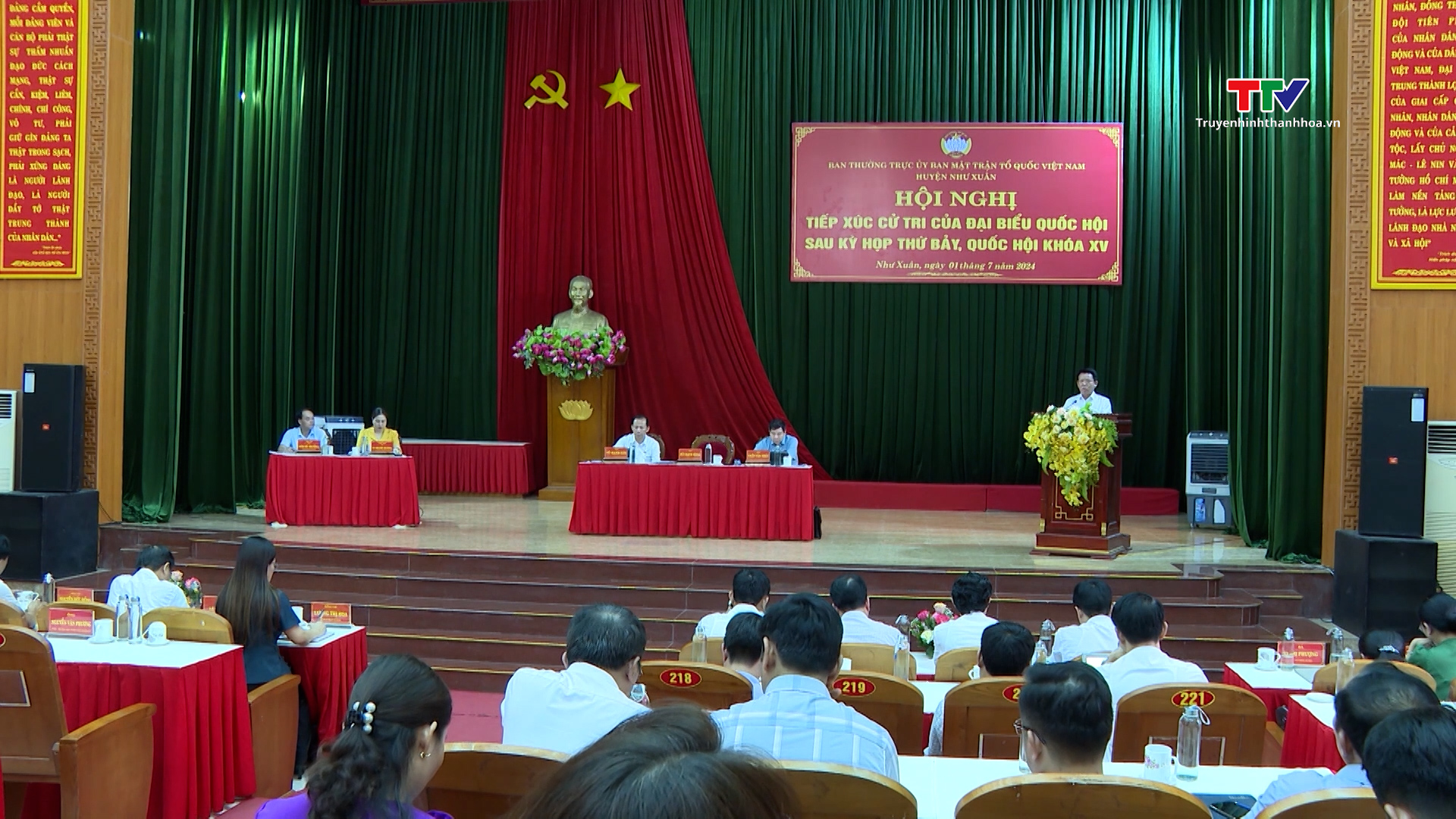 Đại biểu Quốc hội tiếp xúc cử tri huyện Như Xuân- Ảnh 1.