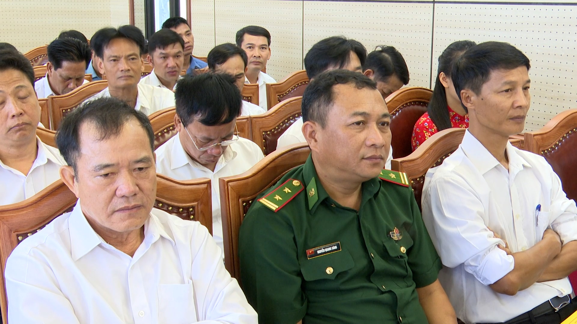 Kỳ họp thứ 13 Hội đồng Nhân dân thành phố Sầm Sơn khoá X, nhiệm kỳ 2021 - 2026- Ảnh 1.