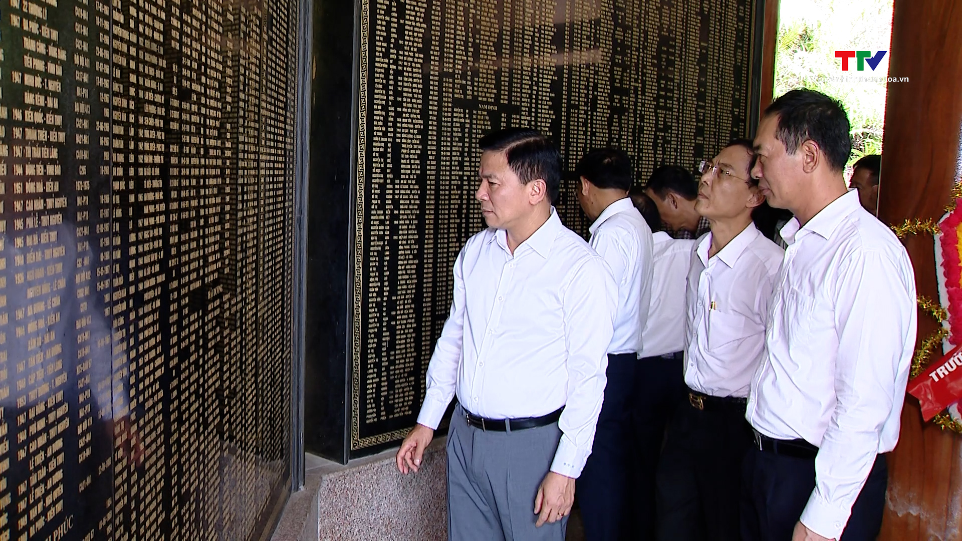 Bí thư Tỉnh uỷ dâng hương tại Khu di tích lịch sử Ngã ba Đồng Lộc- Ảnh 2.