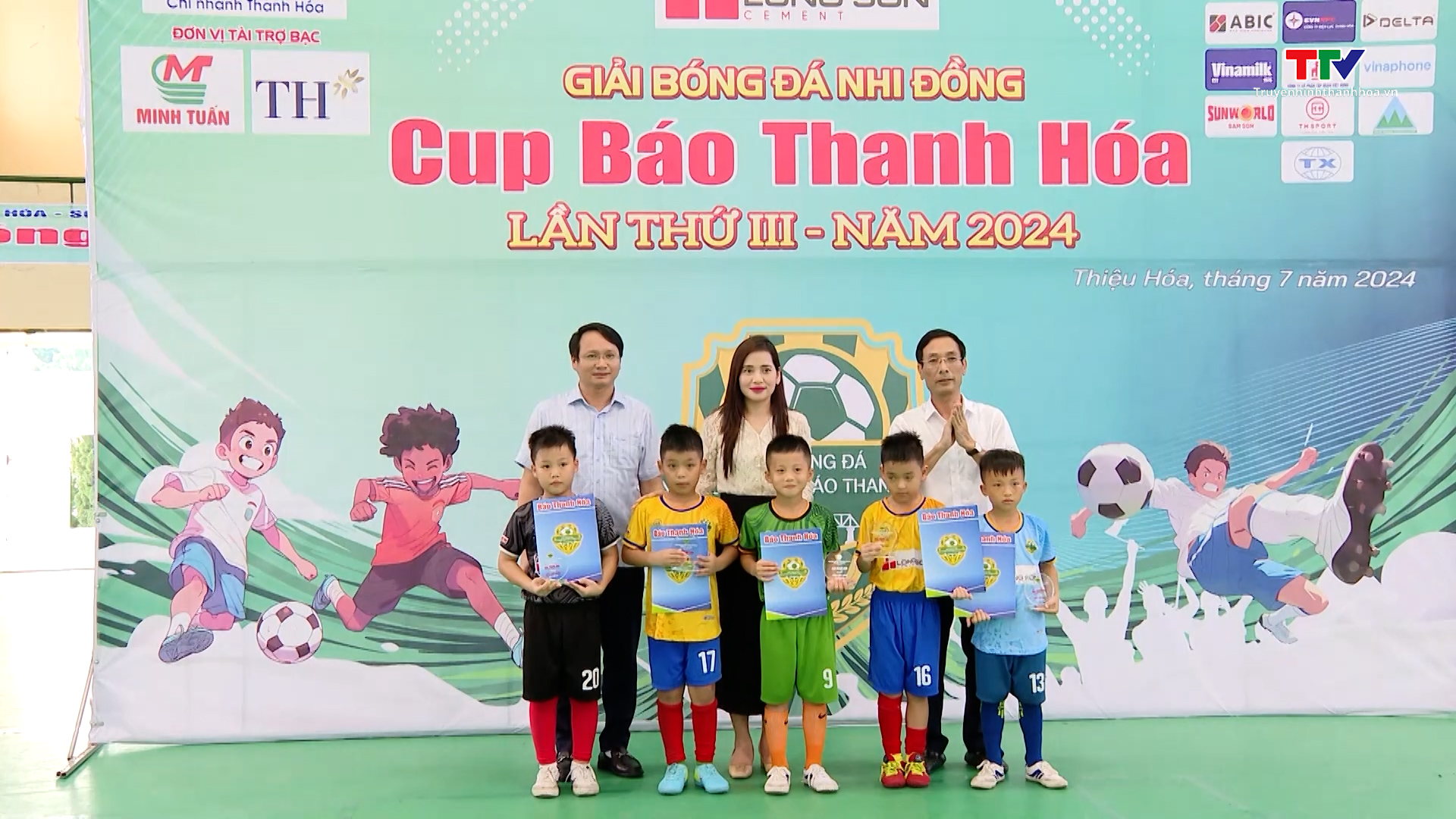 U8 thành phố Thanh Hóa và U10 Hà Trung vô địch Giải Bóng đá Nhi đồng Cup Báo Thanh Hóa lần thứ III năm 2024- Ảnh 2.