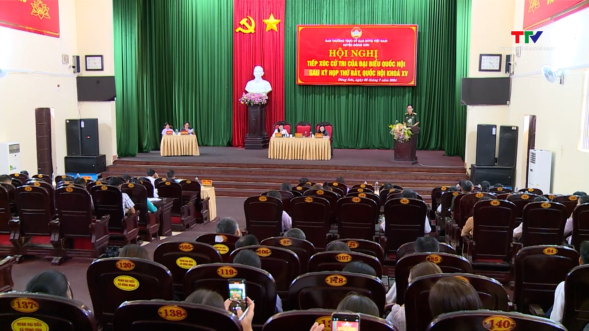 Đại biểu Quốc hội tiếp xúc cử tri tại  huyện Đông Sơn- Ảnh 1.