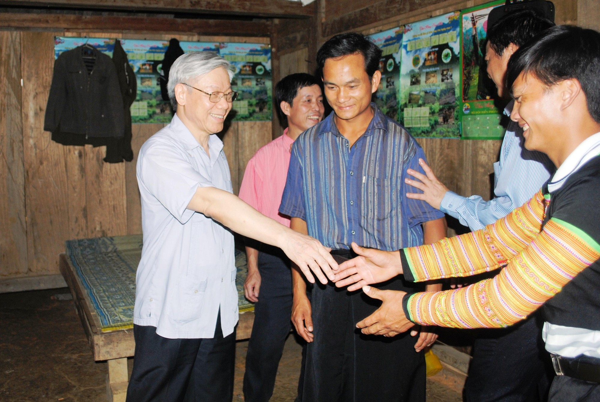 Một số hình ảnh Tổng Bí thư Nguyễn Phú Trọng với đồng bào Mường Lát ở Thanh Hóa- Ảnh 10.