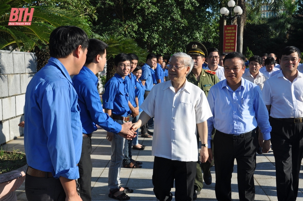 Những hình ảnh về Tổng Bí thư Nguyễn Phú Trọng với Đảng bộ, chính quyền và Nhân dân tỉnh Thanh Hóa- Ảnh 15.
