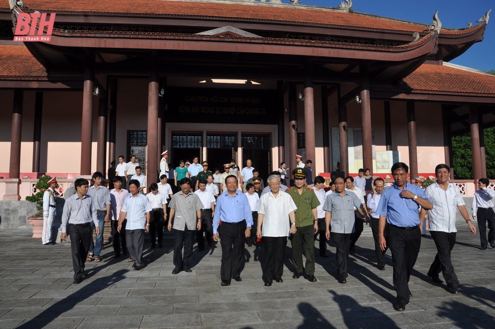 Những hình ảnh về Tổng Bí thư Nguyễn Phú Trọng với Đảng bộ, chính quyền và Nhân dân tỉnh Thanh Hóa- Ảnh 16.