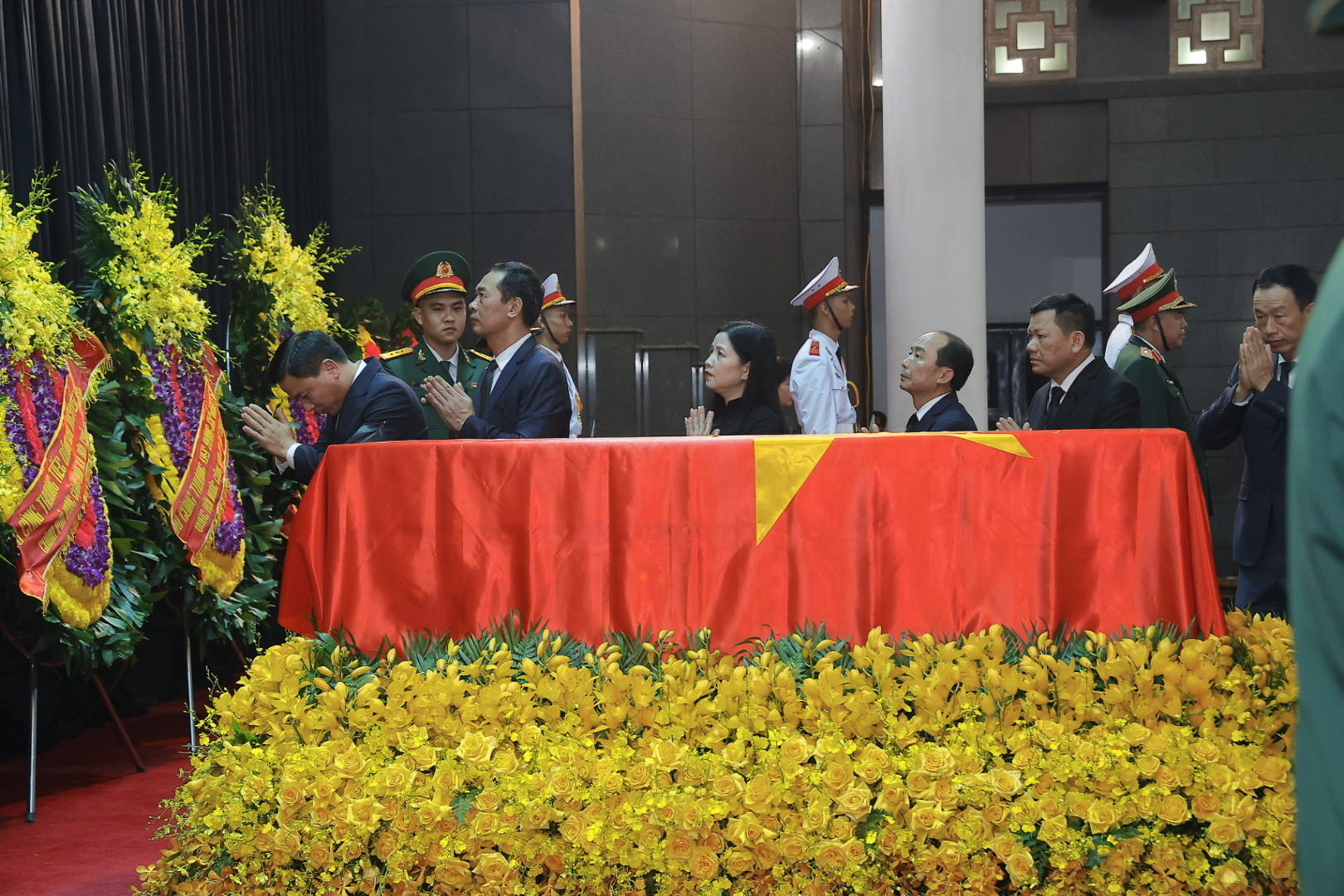 Đoàn đại biểu tỉnh Thanh Hóa viếng, tiễn biệt đồng chí Tổng Bí thư Nguyễn Phú Trọng- Ảnh 8.