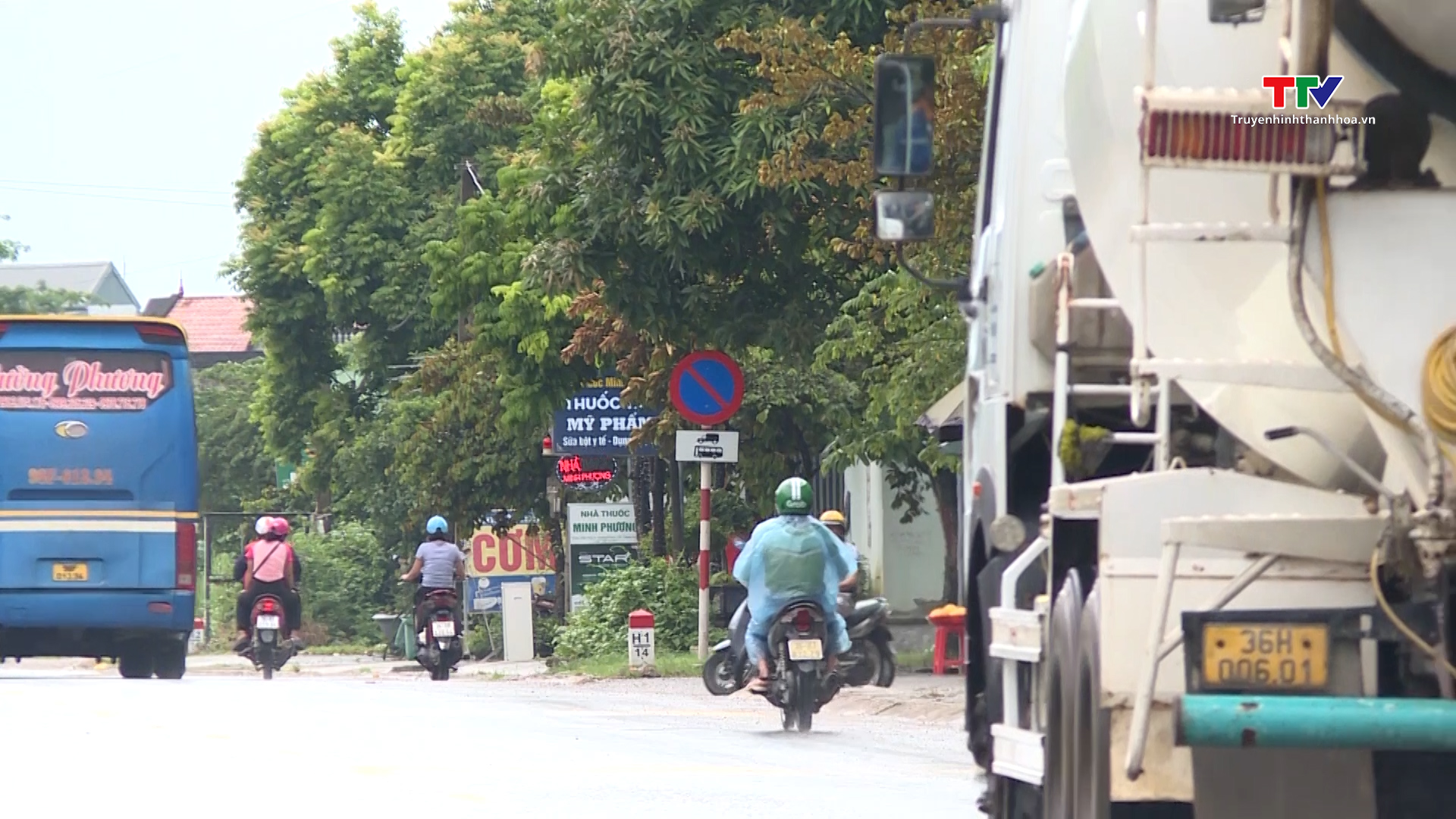 Xử lý nghiêm tình trạng xe dừng đỗ sai quy định tại thành phố Thanh Hoá- Ảnh 2.