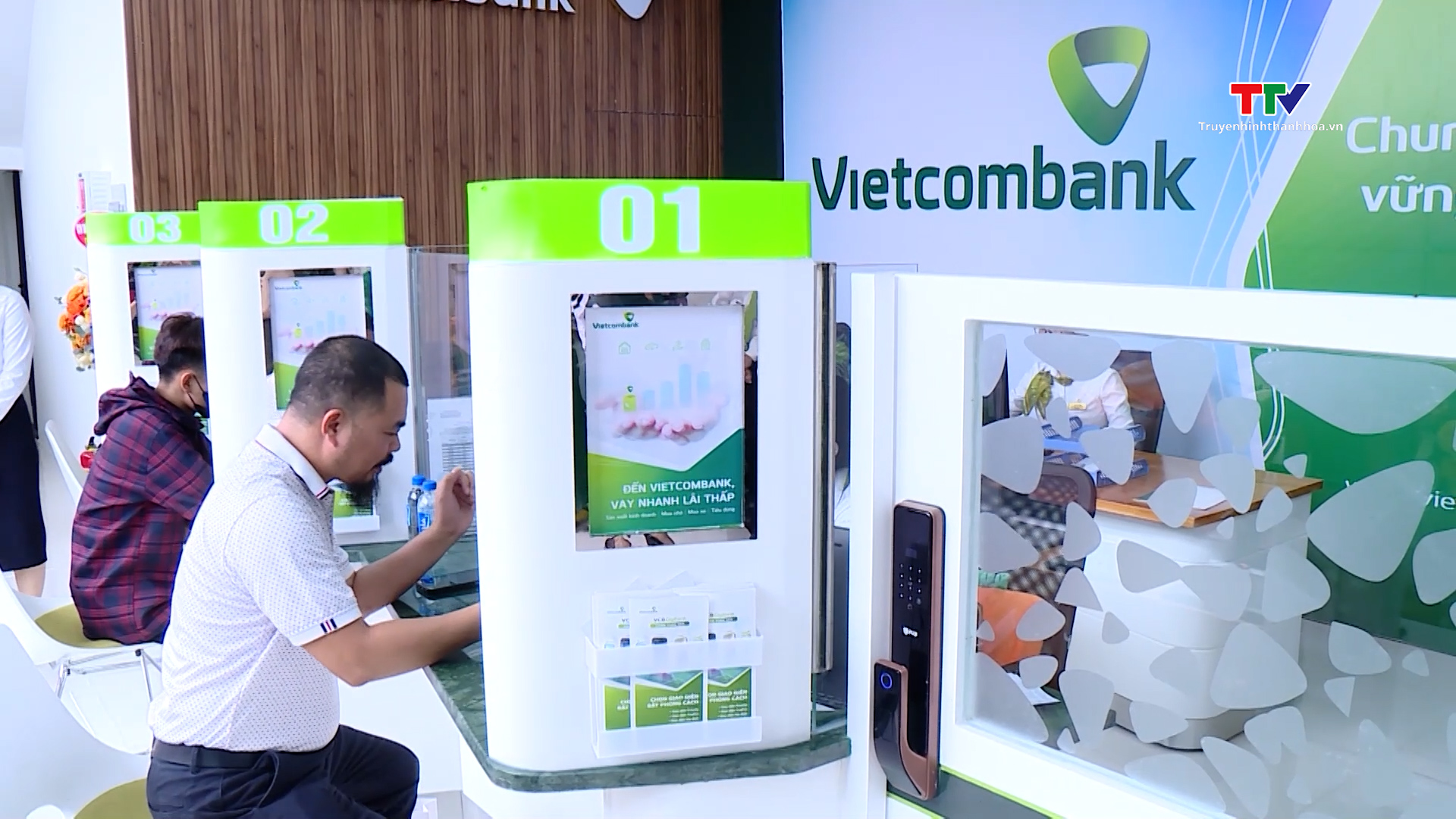 Vietcombank Thanh Hóa khai trương phòng giao dịch Bỉm Sơn- Ảnh 2.