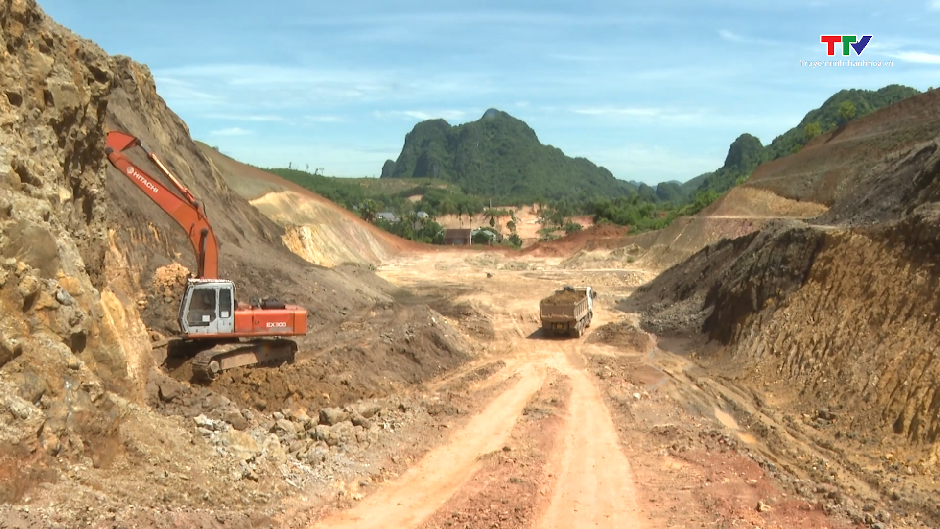 Tháo gỡ khó khăn, đẩy nhanh tiến độ thi công tuyến đường Vạn Thiện đi Bến En- Ảnh 2.