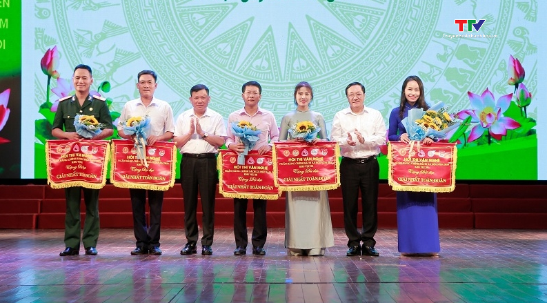 Trao giải hội thi Tài năng văn nghệ Ngân hàng chính sách xã hội năm 2024 khu vực III- Ảnh 1. Trao giải hội thi Tài năng văn nghệ Ngân hàng chính sách xã hội năm 2024 khu vực III- Ảnh 1.