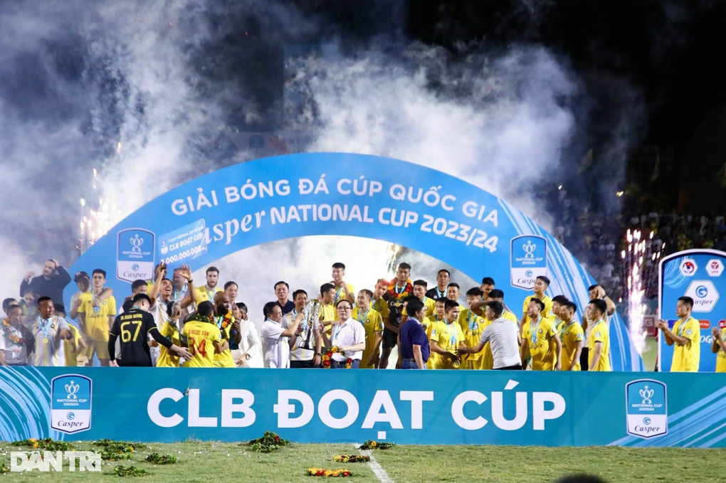 Đánh bại Hà Nội FC, CLB Thanh Hóa đoạt Cúp Quốc gia 2024- Ảnh 7. Đánh bại Hà Nội FC, CLB Thanh Hóa đoạt Cúp Quốc gia 2024- Ảnh 7.