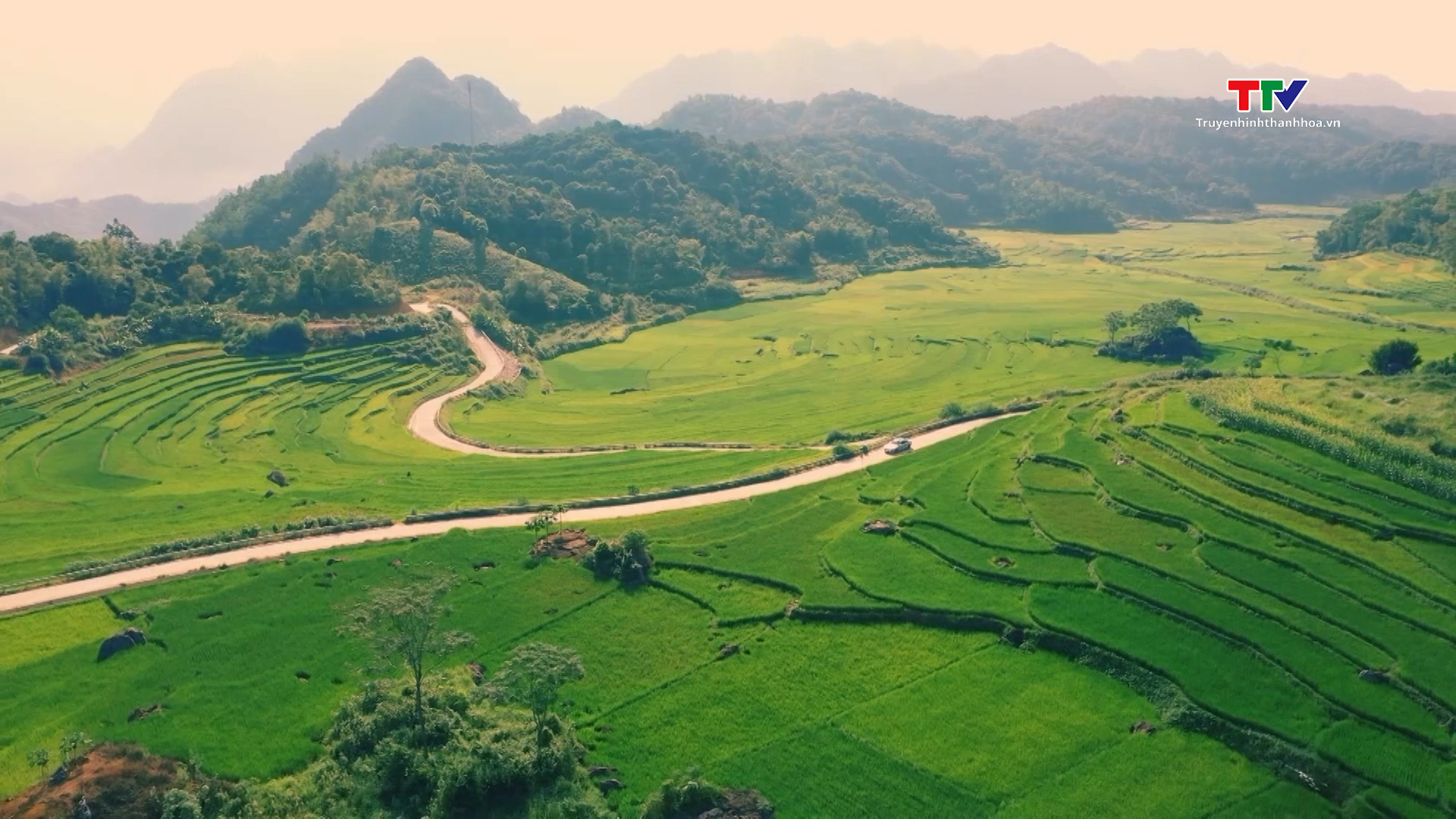6 tháng, Thanh Hóa thu gần 20.000 tỷ từ du lịch- Ảnh 5. 6 tháng, Thanh Hóa thu gần 20.000 tỷ từ du lịch- Ảnh 5.