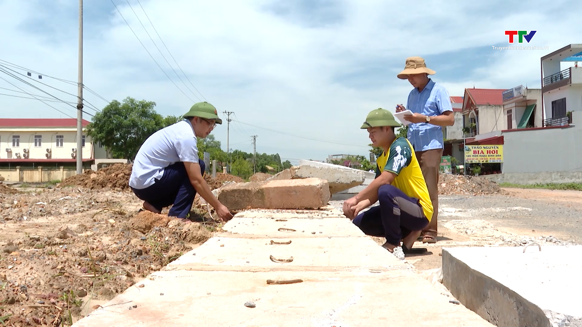 Phát huy vai trò của Mặt trận Tổ quốc trong giám sát, phản biện xã hội, góp ý xây dựng Đảng, xây dựng chính quyền
- Ảnh 1.