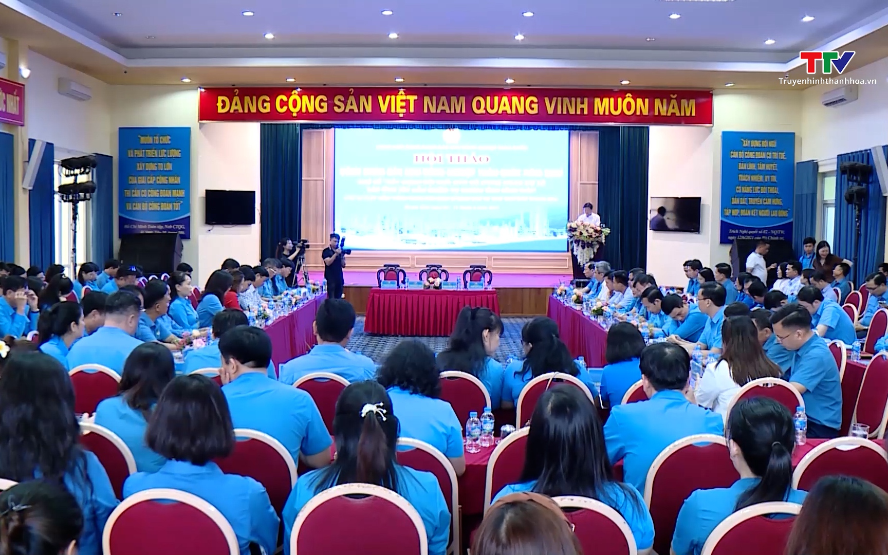 Xây dựng đội ngũ cán bộ công đoàn cơ sở đáp ứng yêu cầu nhiệm vụ trong tình hình mới