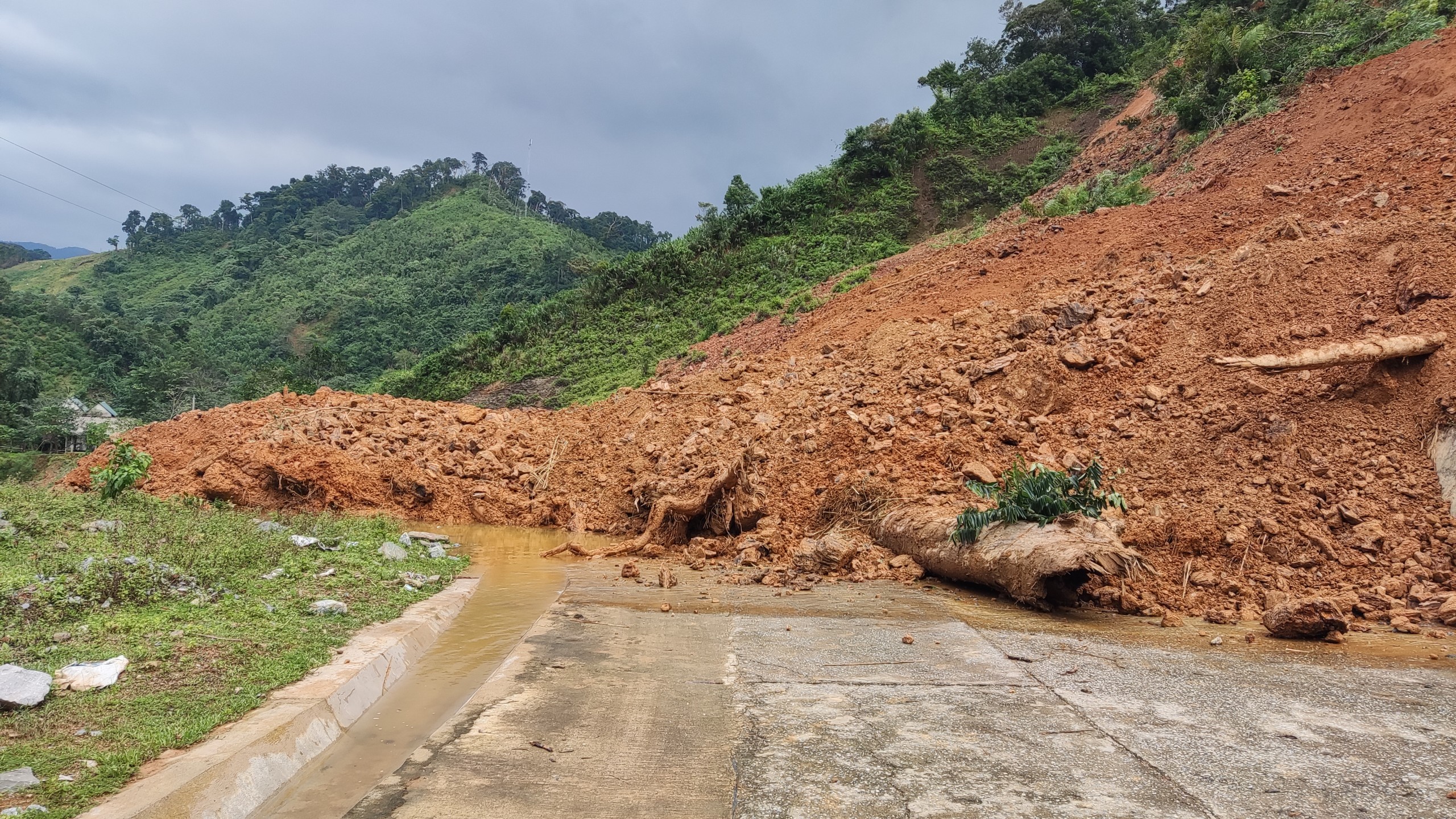 Công điện của Thủ tướng Chính phủ về việc tập trung ứng phó nguy cơ mưa lũ, sạt lở đất, lũ ống, lũ quét tại khu vực Bắc Bộ- Ảnh 1.