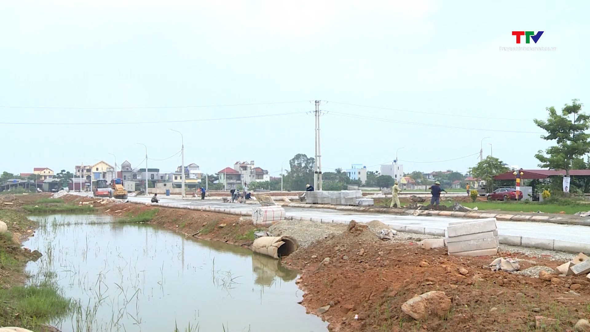 Tập trung tháo gỡ khó khăn, đẩy nhanh tiến độ dự án đường kết nối từ khu công nghiệp Bỉm Sơn đến đường bộ ven biển huyện Nga Sơn- Ảnh 1.