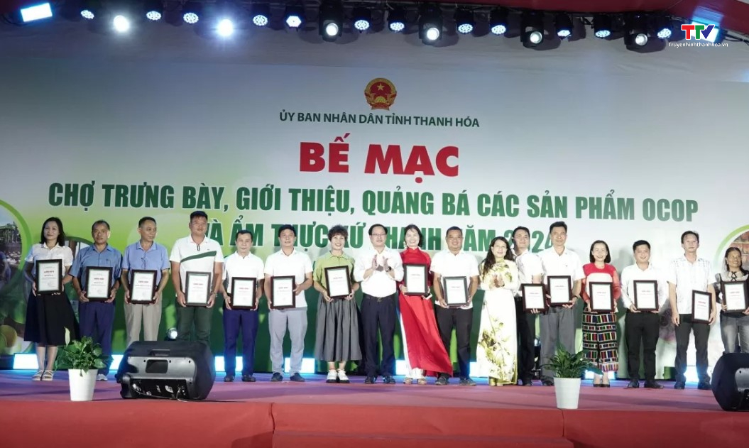 Bế mạc Chợ trưng bày, giới thiệu, quảng bá các sản phẩm OCOP và ẩm thực xứ Thanh năm 2024- Ảnh 1.