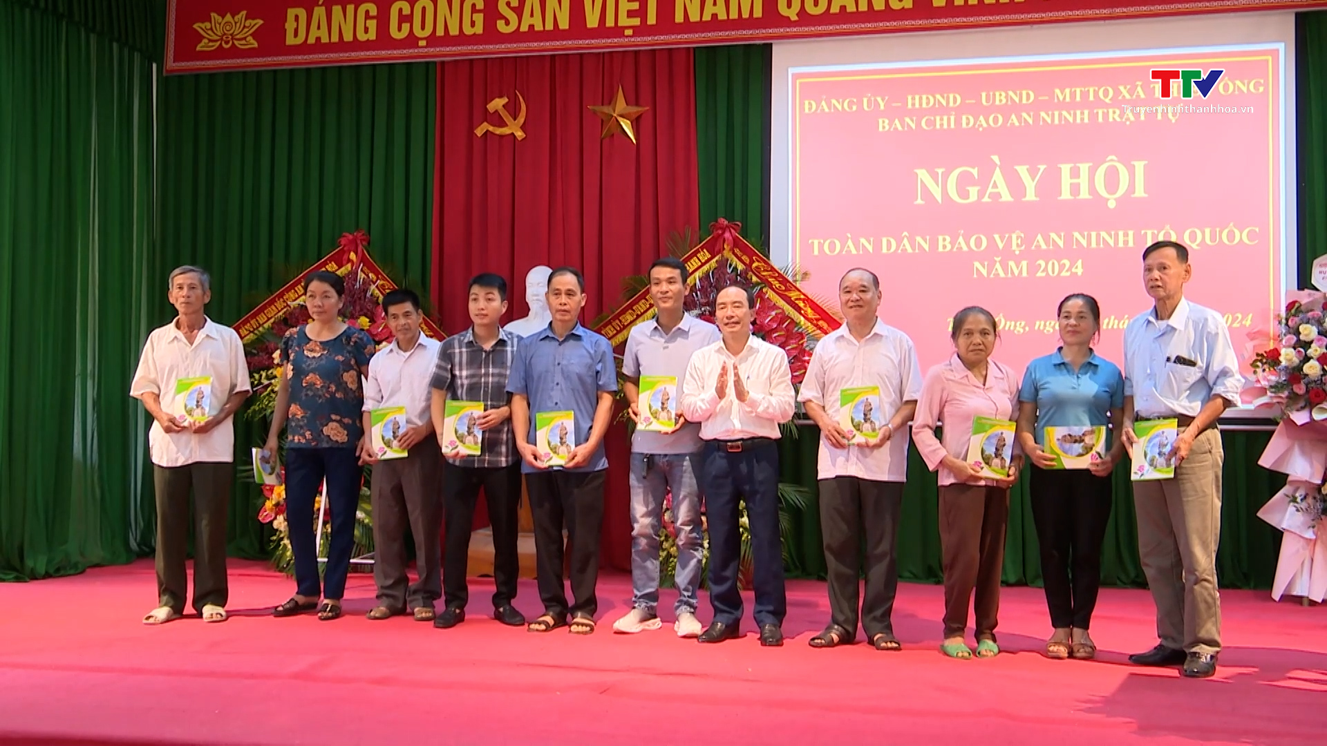 Phó Chủ tịch Thường trực Hội đồng Nhân dân tỉnh Lê Tiến Lam dự “Ngày hội toàn dân bảo vệ an ninh Tổ quốc” năm 2024 tại Bá Thước- Ảnh 4.