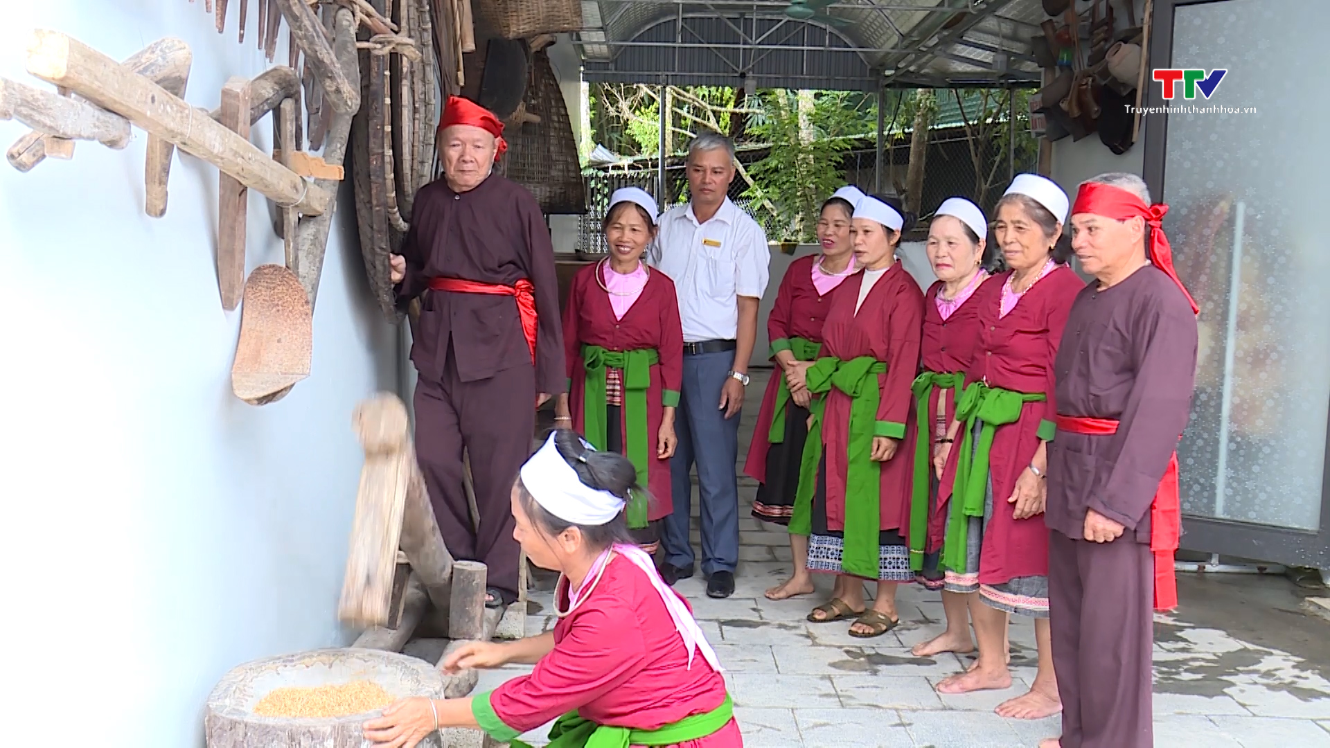 Người “giữ hồn” văn hoá dân tộc Thổ Thanh Hóa- Ảnh 1.