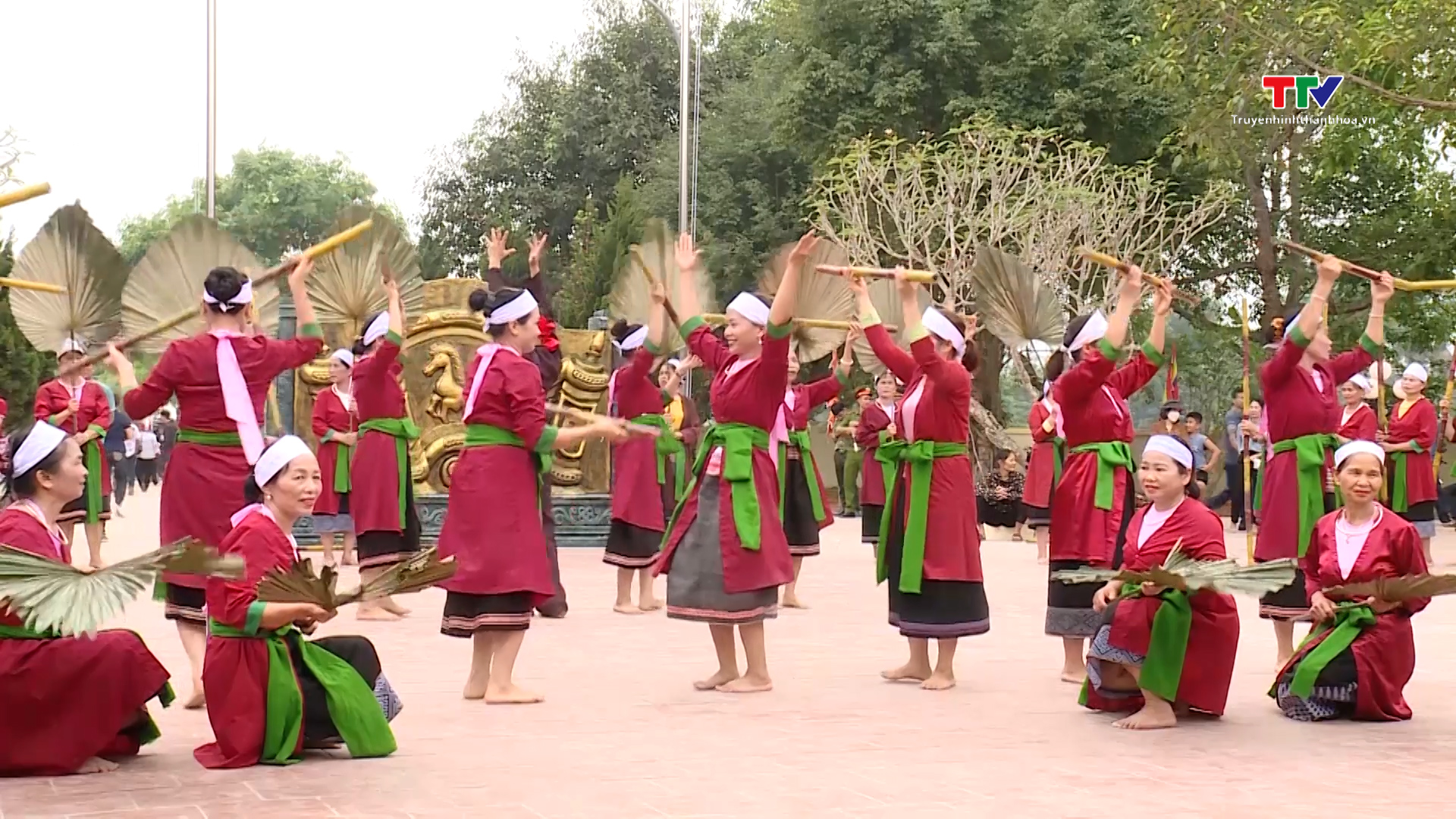 Người “giữ hồn” văn hoá dân tộc Thổ Thanh Hóa- Ảnh 6.