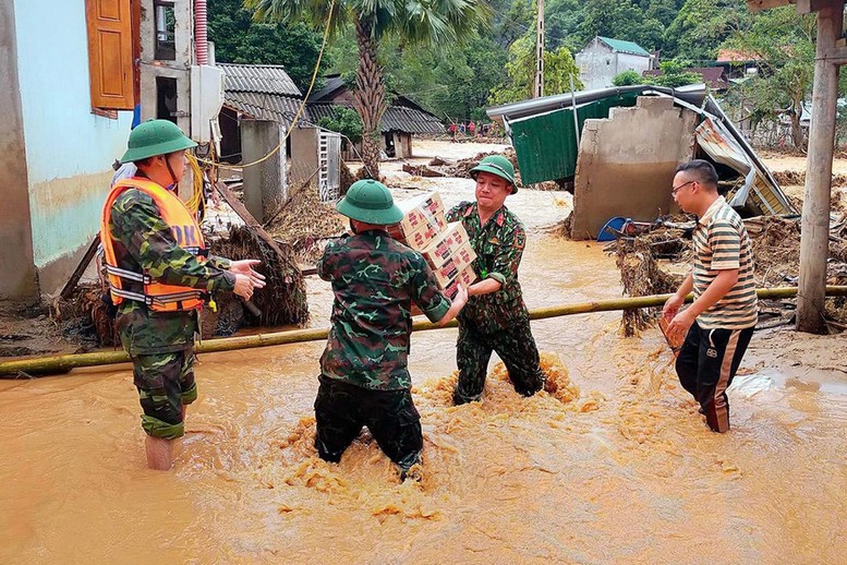 Thủ tướng chỉ đạo khẩn trương cung cấp lương thực, nhu yếu phẩm cho người dân bị ảnh hưởng bởi bão số 3- Ảnh 1.