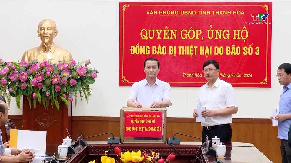 Văn phòng Ủy ban Nhân dân tỉnh Thanh Hóa quyên góp, ủng hộ đồng bào bị ảnh hưởng do bão số 3- Ảnh 1.