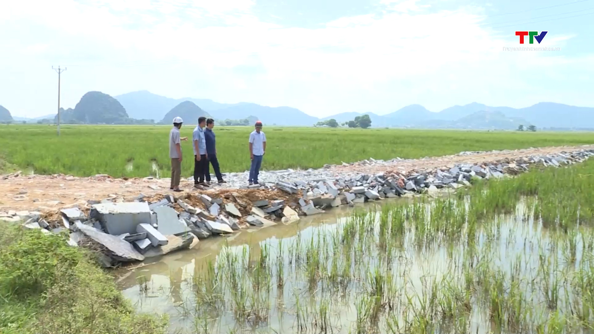 Thi công tuyến đường giao thông nội đồng xã Vĩnh Thịnh, huyện Vĩnh Lộc khi chưa được cấp phép - Ảnh 1.