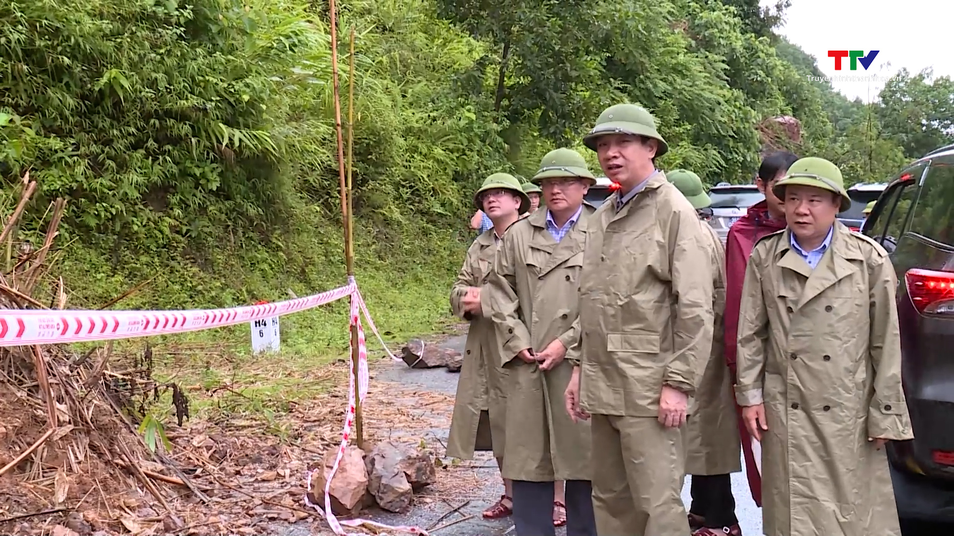 Phó Chủ  tịch UBND tỉnh Lê Đức Giang kiểm tra, chỉ đạo khắc phục hậu quả bão số 3- Ảnh 3.