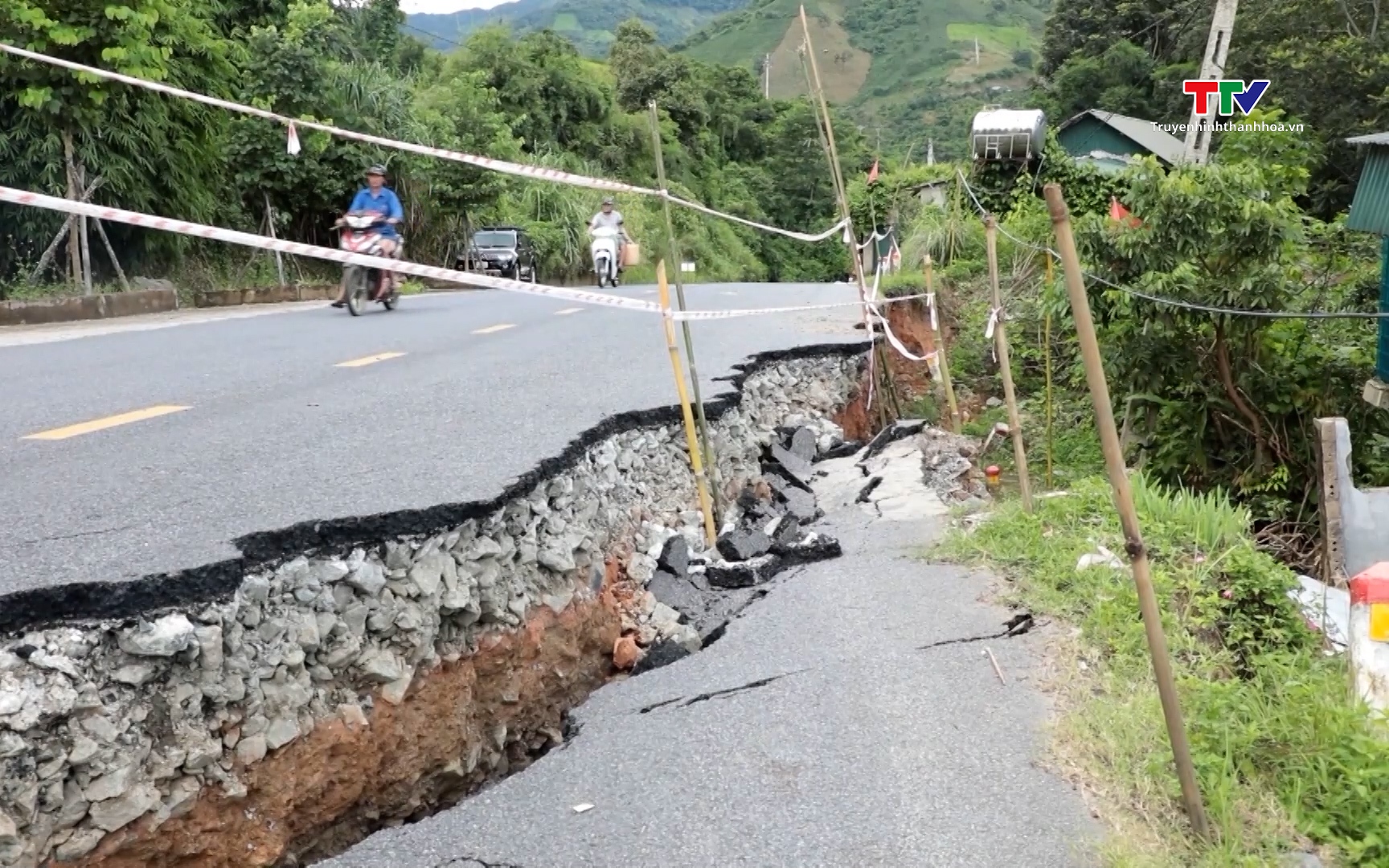 Toàn quốc còn 12 vị trí giao thông sạt lở chưa thể thông xe