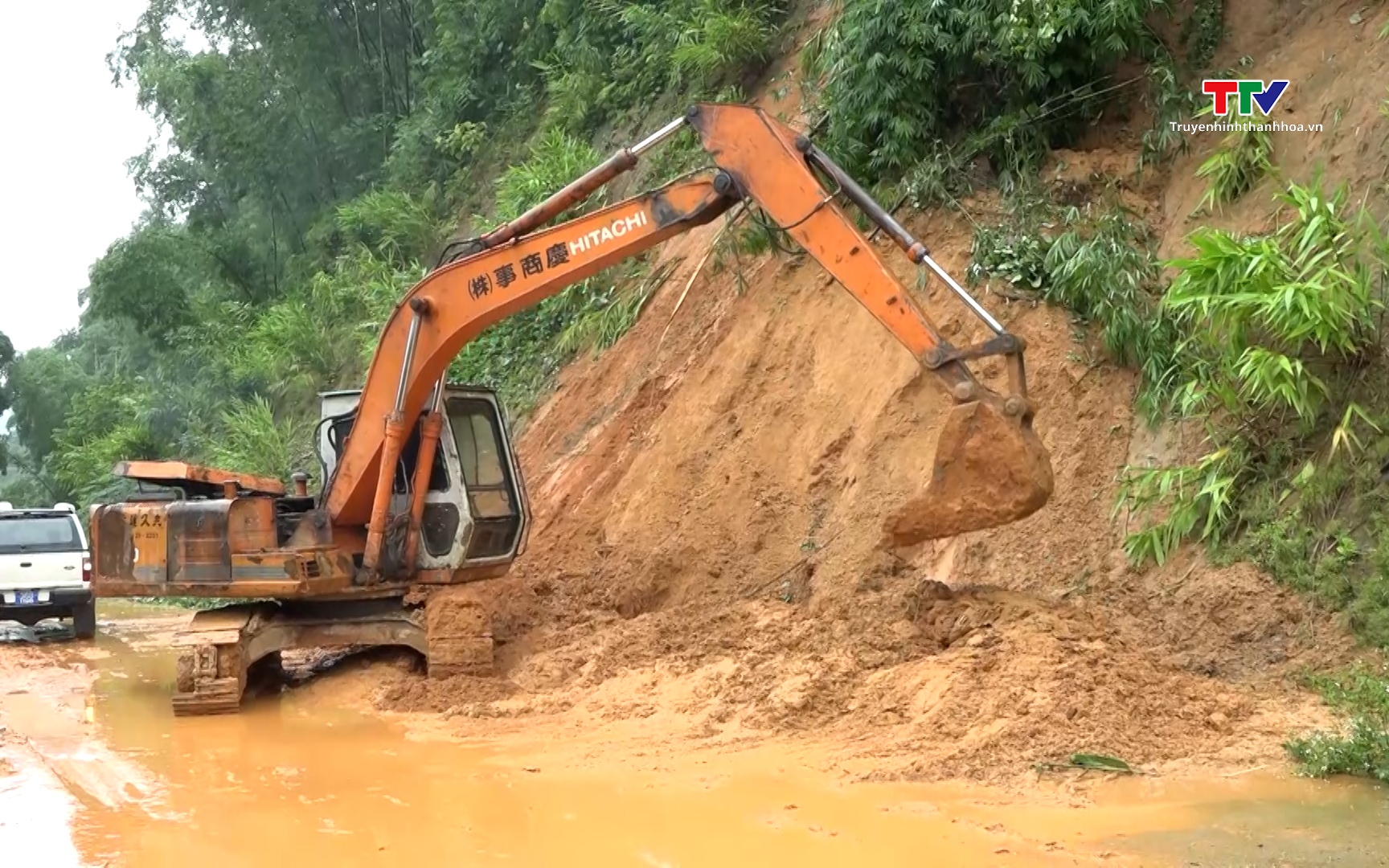 Huyện Quan Sơn  khẩn trương khắc phục thiệt hại do mưa lũ