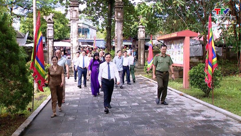 Dâng hương tưởng niệm Vua Lê Thái Tổ và Trung túc Vương Lê Lai- Ảnh 1.