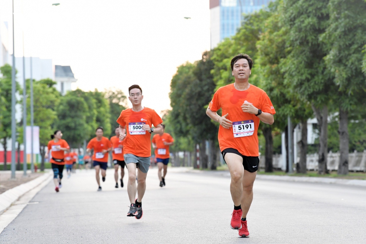 Liên hoan phát thanh toàn quốc lần thứ XVI: Phóng viên, biên tập hào hứng chạy "Vì làn sóng khỏe"- Ảnh 7.