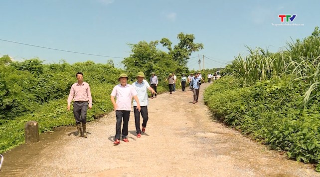 Phó Bí thư Tỉnh ủy Trịnh Tuấn Sinh kiểm tra công tác khắc phục mưa lũ tại huyện Thường Xuân- Ảnh 2.