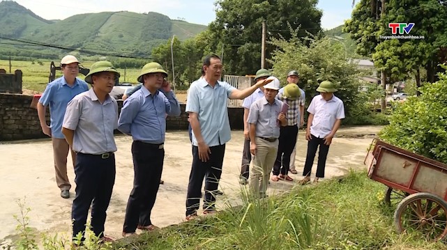 Phó Bí thư Tỉnh ủy Trịnh Tuấn Sinh kiểm tra công tác khắc phục mưa lũ tại huyện Thường Xuân- Ảnh 3.