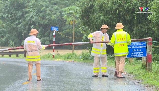 Tăng cường đảm bảo an toàn giao thông trong mưa lũ- Ảnh 1.