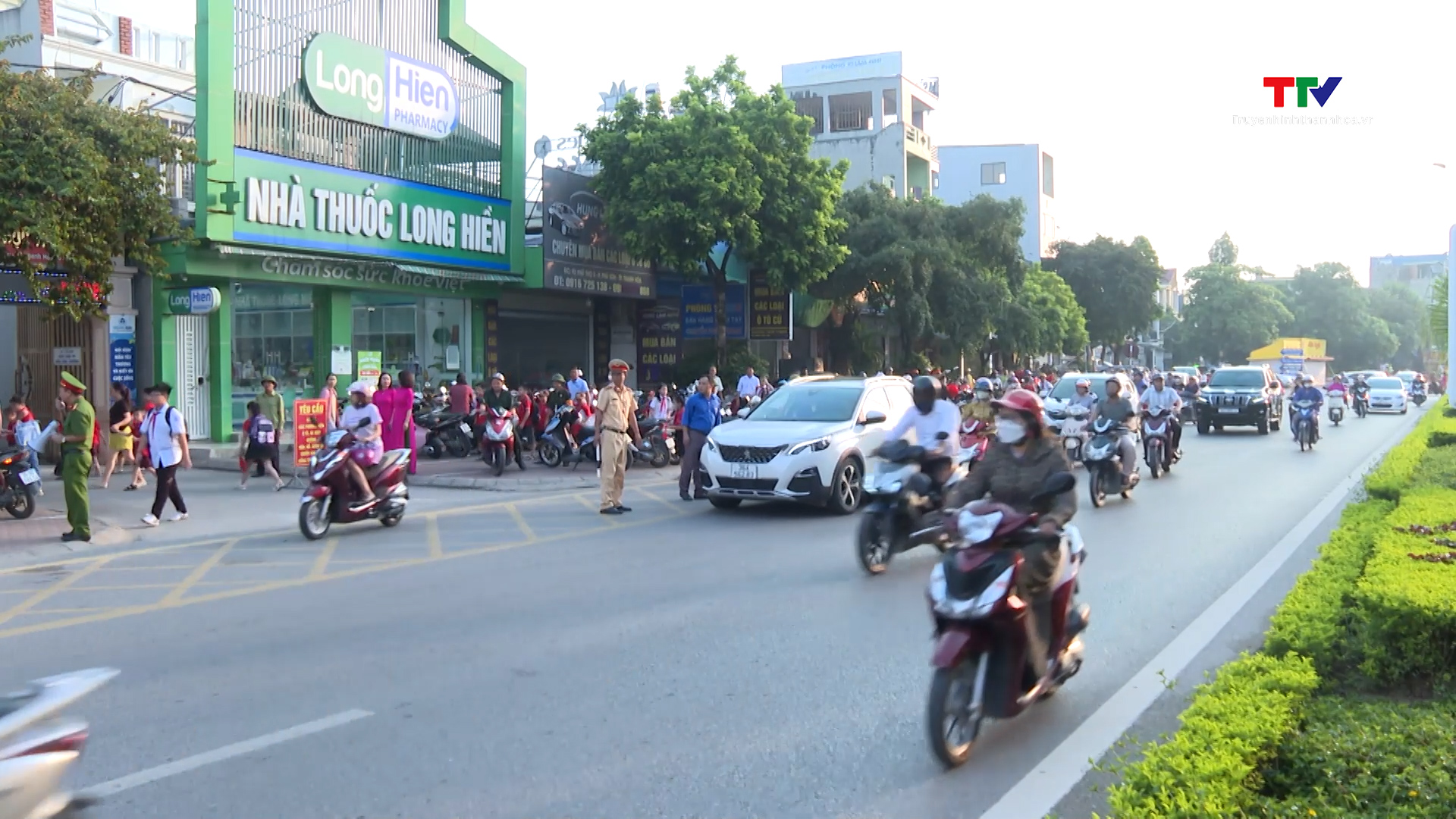 Phát huy vai trò của các cấp chính quyền trong đảm bảo an toàn giao thông khu vực trường học- Ảnh 4.