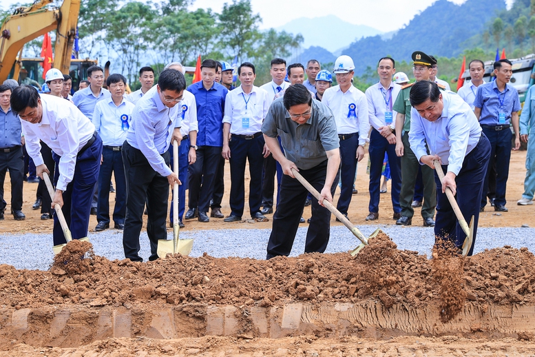 Thủ tướng phát lệnh khởi công tuyến cao tốc 10.000 tỷ đồng tại Tây Bắc- Ảnh 9.