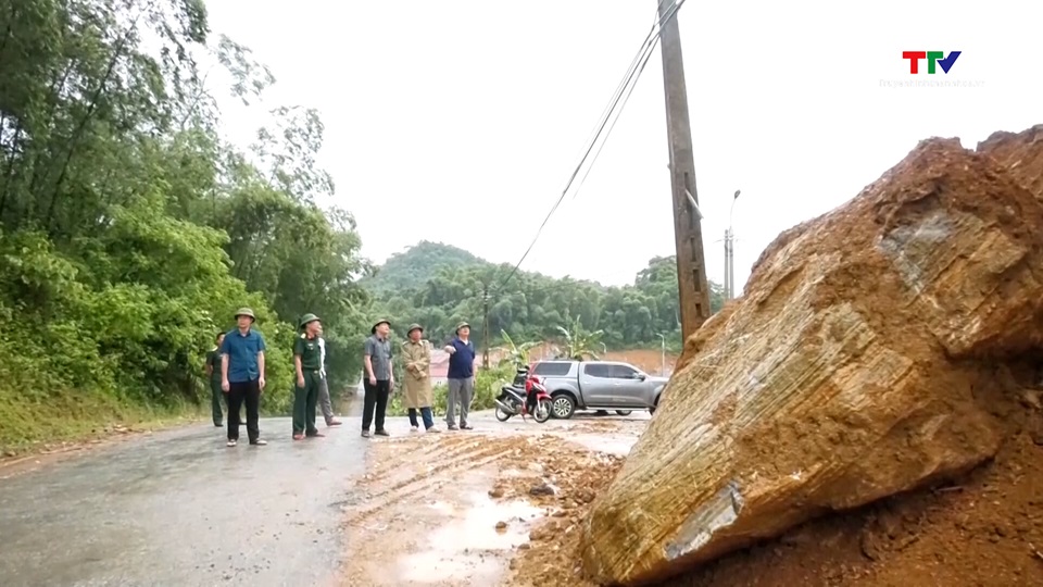 Đảm bảo an toàn khi tham gia giao thông ngày mưa, bão- Ảnh 2.