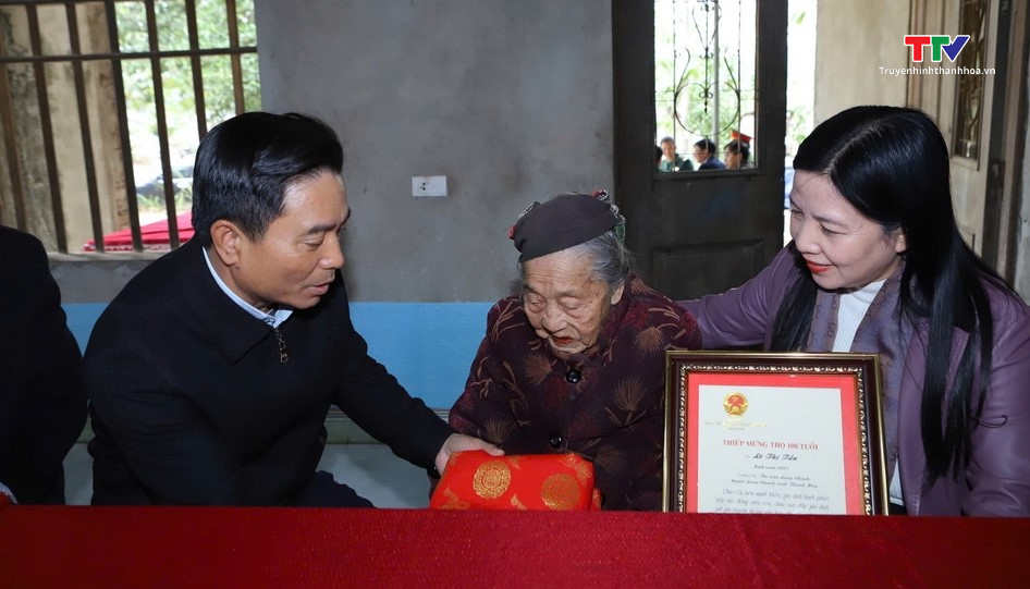 Bí thư Tỉnh ủy kiểm tra tình hình sản xuất, đời sống Nhân dân và chúc Tết các gia đình chính sách- Ảnh 1.